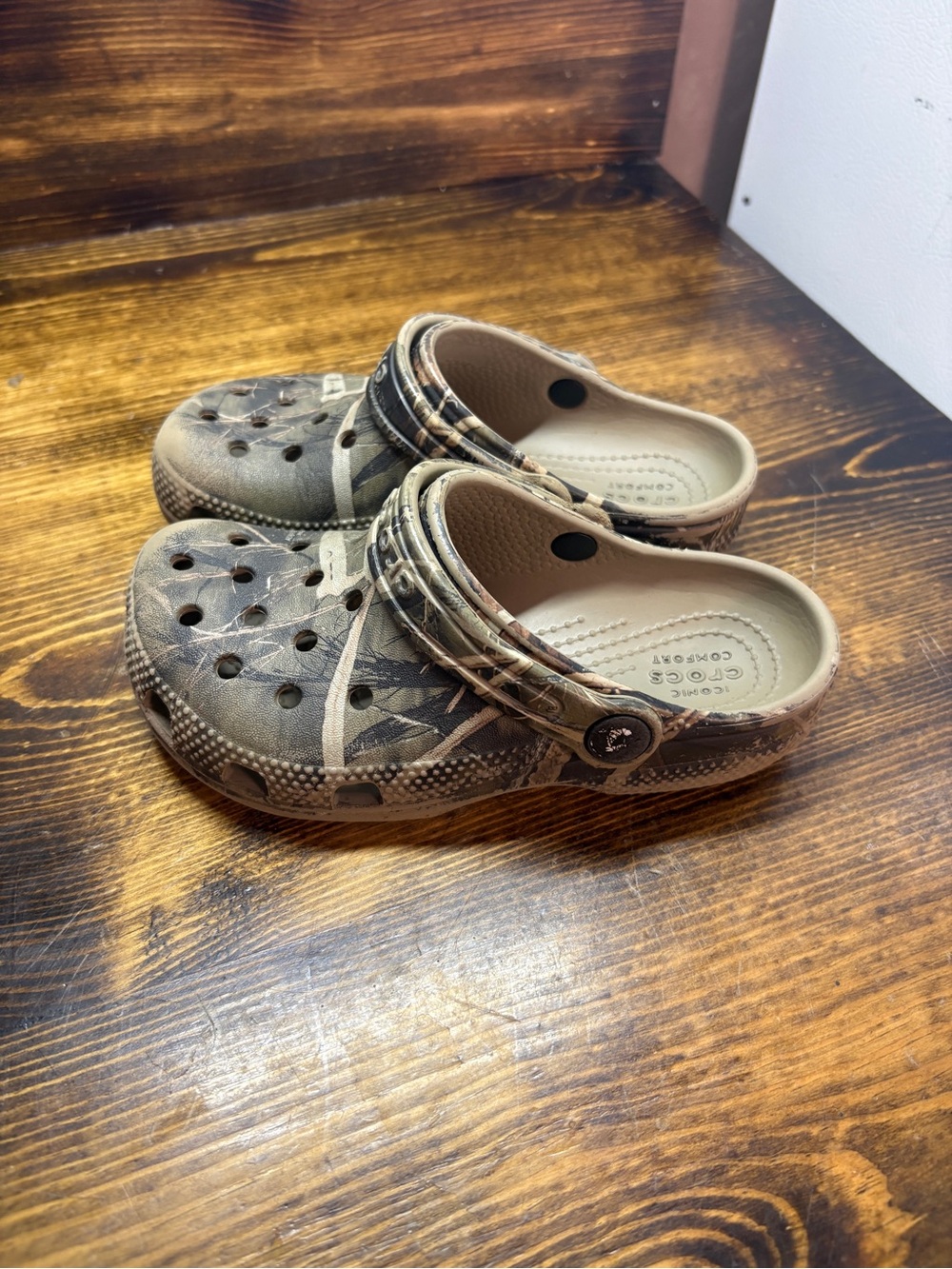 Crocs green camo clogs size c12